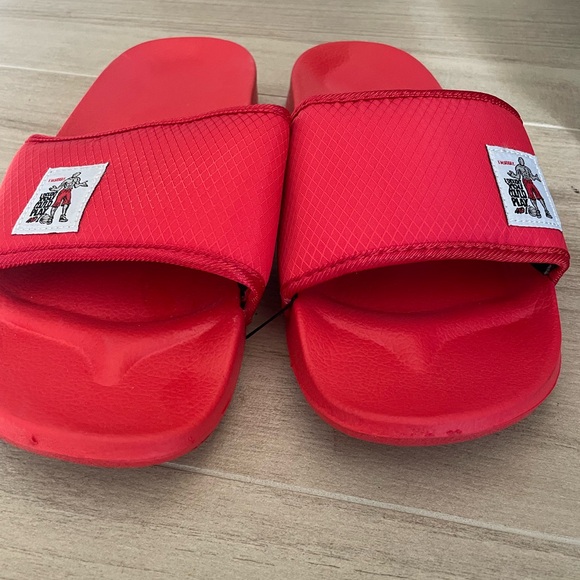 AND 1 Other - 🔴Mens size 9 slip one sandals AND 1 Shatter